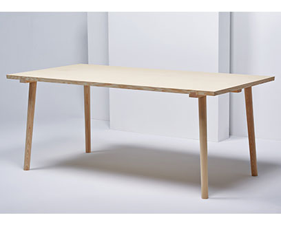 Facile Table from District
