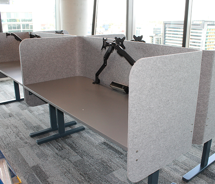 UCI - Fence Workstation Screen System with Fabric